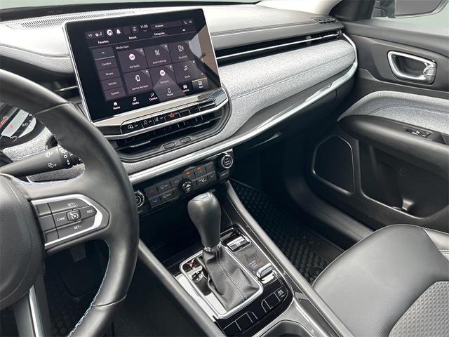 Photo of 2022 Granite Crystal Metallic Clearcoat Jeep Compass