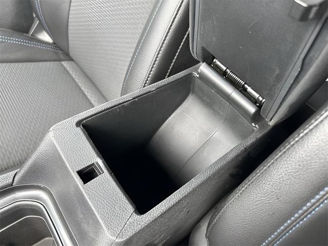 Photo of 2022 Granite Crystal Metallic Clearcoat Jeep Compass