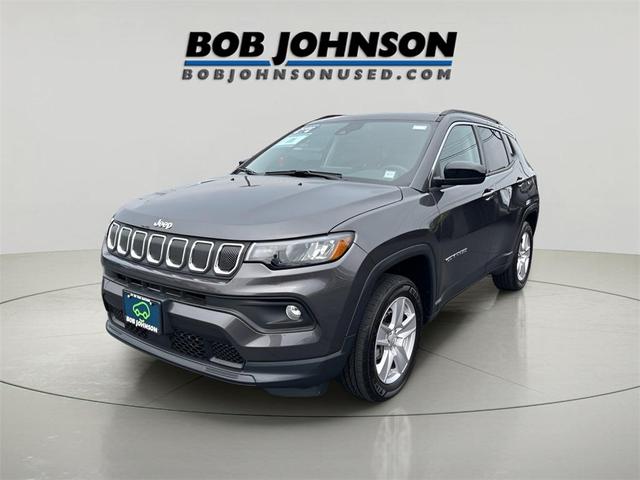 Photo of 2022 Granite Crystal Metallic Clearcoat Jeep Compass