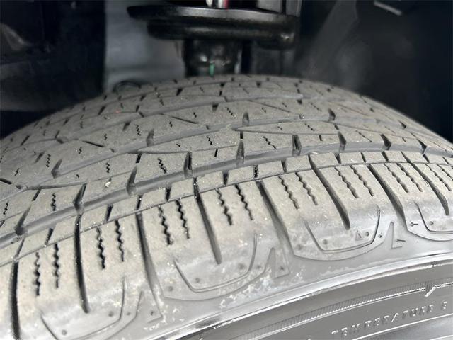 Photo of 2022 Granite Crystal Metallic Clearcoat Jeep Compass