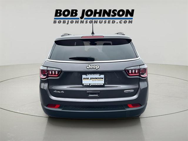 Photo of 2022 Granite Crystal Metallic Clearcoat Jeep Compass