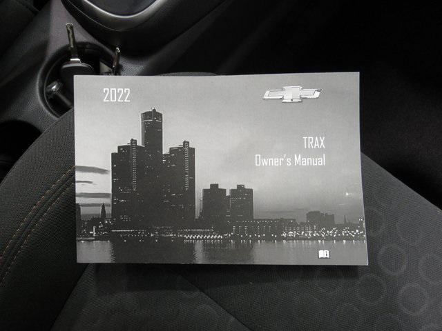 Photo of 2022 Silver Ice Metallic Chevrolet Trax