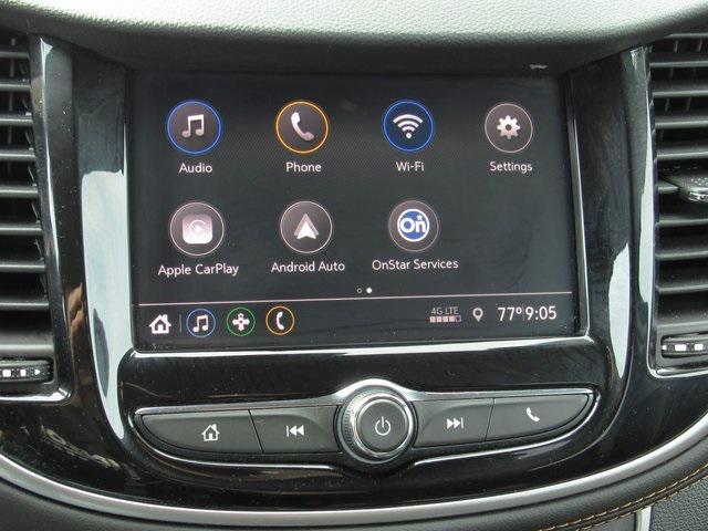 Photo of 2022 Silver Ice Metallic Chevrolet Trax