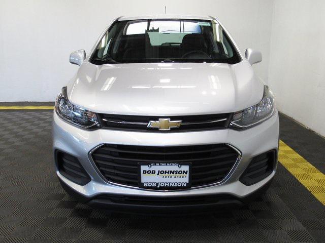 Photo of 2022 Silver Ice Metallic Chevrolet Trax