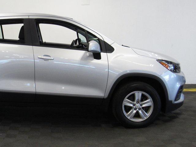 Photo of 2022 Silver Ice Metallic Chevrolet Trax