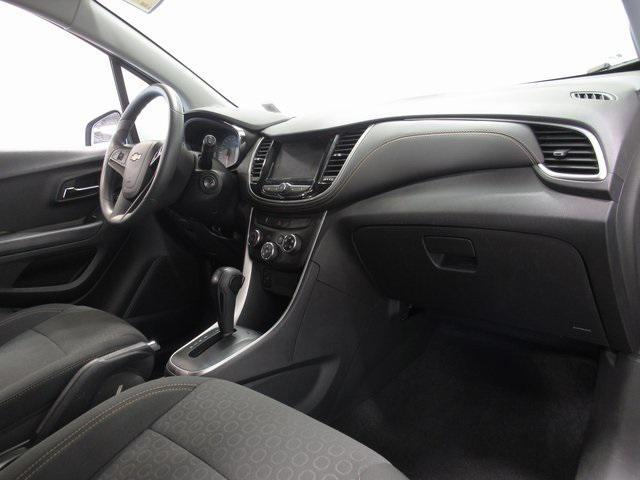 Photo of 2022 Silver Ice Metallic Chevrolet Trax