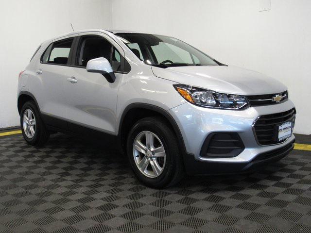 Photo of 2022 Silver Ice Metallic Chevrolet Trax