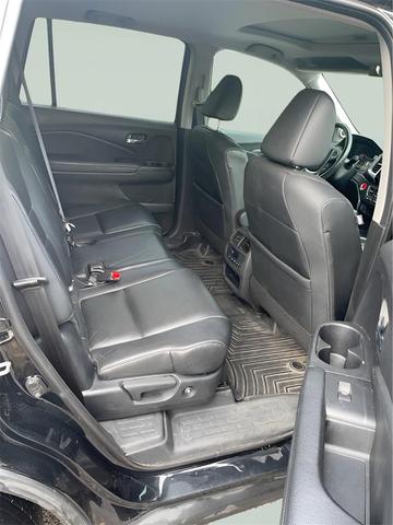 Photo of 2018 Crystal Black Pearl Honda Pilot