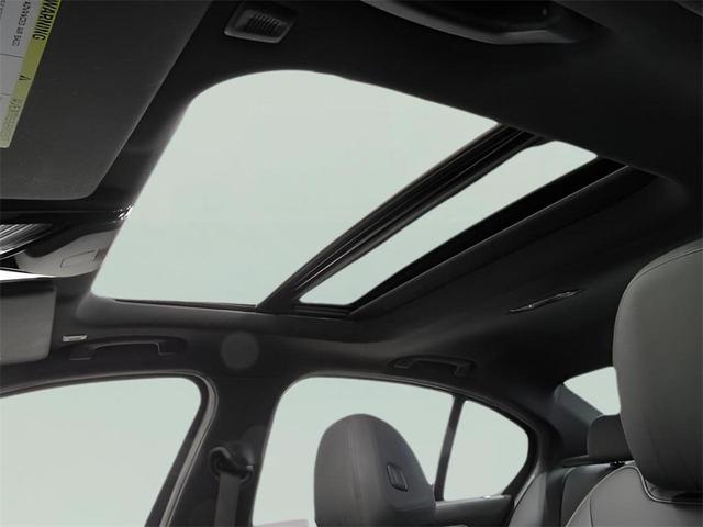 Photo of 2019 Jet Black BMW 330