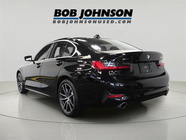 Photo of 2019 Jet Black BMW 330