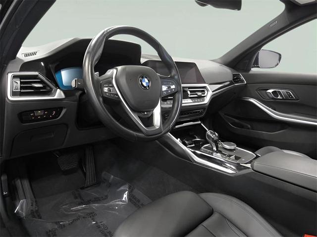 Photo of 2019 Jet Black BMW 330