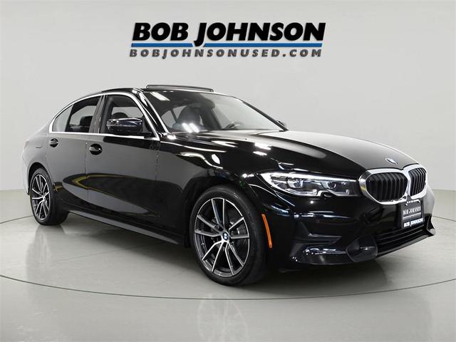 Photo of 2019 Jet Black BMW 330