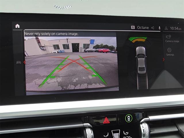 Photo of 2019 Jet Black BMW 330