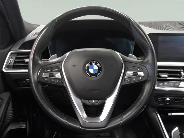 Photo of 2019 Jet Black BMW 330