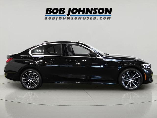 Photo of 2019 Jet Black BMW 330