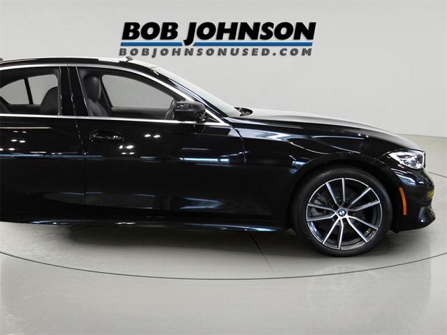 Photo of 2019 Jet Black BMW 330