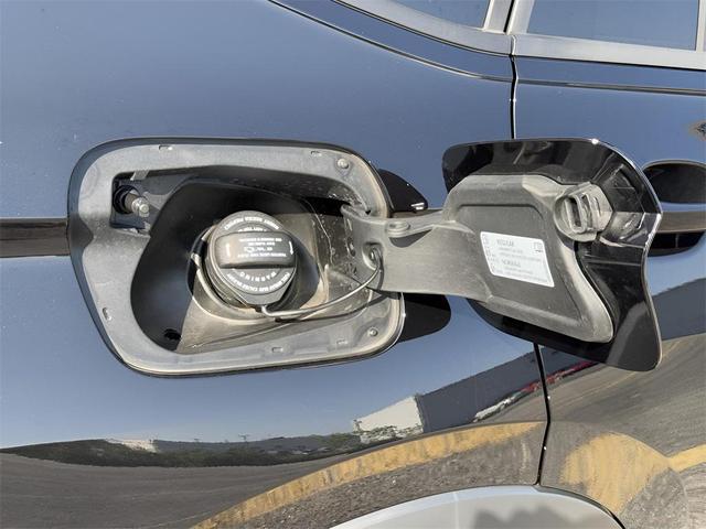 Photo of 2024 Deep Black Pearl Effect Volkswagen Tiguan