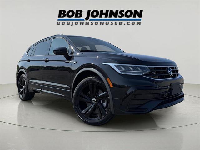 Photo of 2024 Deep Black Pearl Effect Volkswagen Tiguan