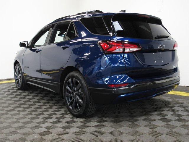 Photo of 2022 Blue Glow Metallic Chevrolet Equinox