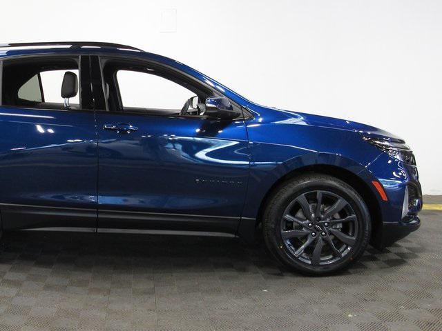 Photo of 2022 Blue Glow Metallic Chevrolet Equinox