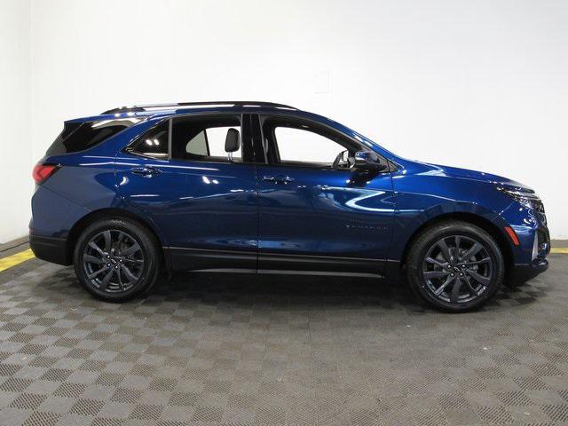 Photo of 2022 Blue Glow Metallic Chevrolet Equinox