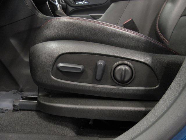 Photo of 2022 Blue Glow Metallic Chevrolet Equinox