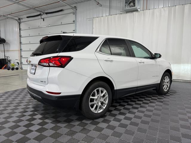 Photo of 2023 Summit White Chevrolet Equinox