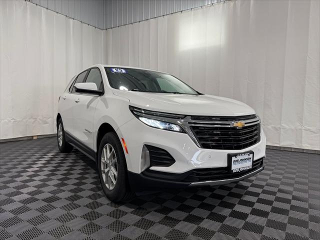 Photo of 2023 Summit White Chevrolet Equinox
