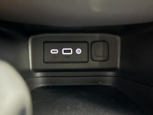 Photo of 2023 Summit White Chevrolet Equinox