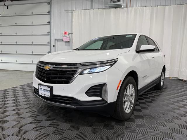 Photo of 2023 Summit White Chevrolet Equinox