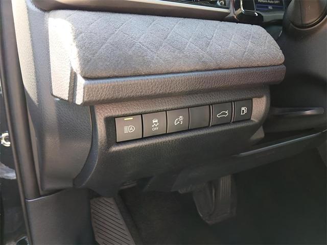 Photo of 2025 Midnight Black Metallic Toyota Camry
