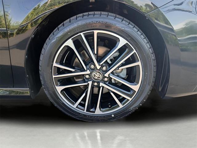 Photo of 2025 Midnight Black Metallic Toyota Camry