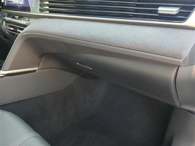 Photo of 2025 Midnight Black Metallic Toyota Camry