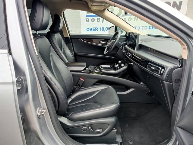 Photo of 2022 Silver Radiance Metallic Clearcoat Lincoln Nautilus