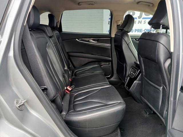 Photo of 2022 Silver Radiance Metallic Clearcoat Lincoln Nautilus