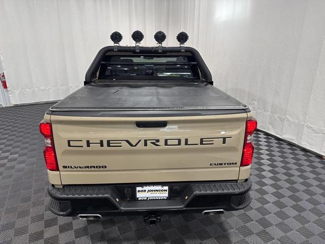 Photo of 2022 Sand Dune Metallic Chevrolet Silverado 1500