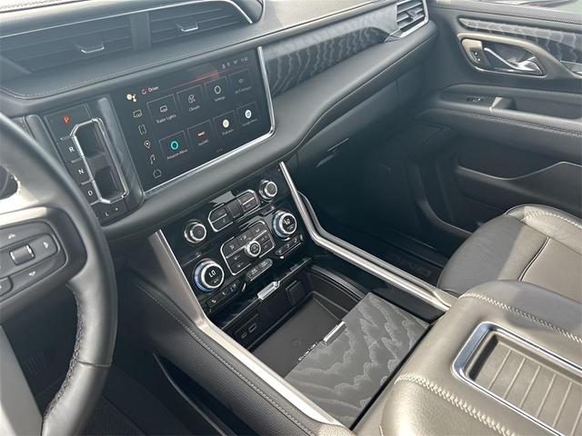 Photo of 2023 Onyx Black GMC Yukon XL