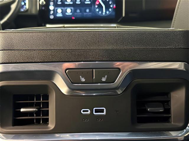 Photo of 2022 Quicksilver Metallic GMC Sierra 1500