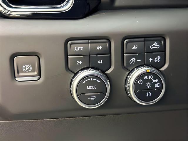 Photo of 2022 Quicksilver Metallic GMC Sierra 1500