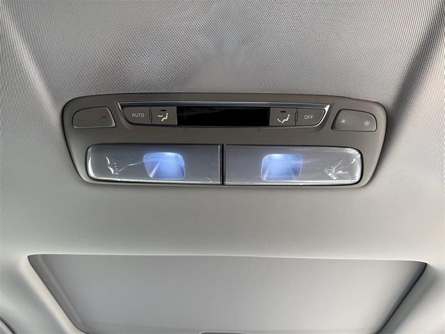 Photo of 2024 Ebony Black Kia Telluride