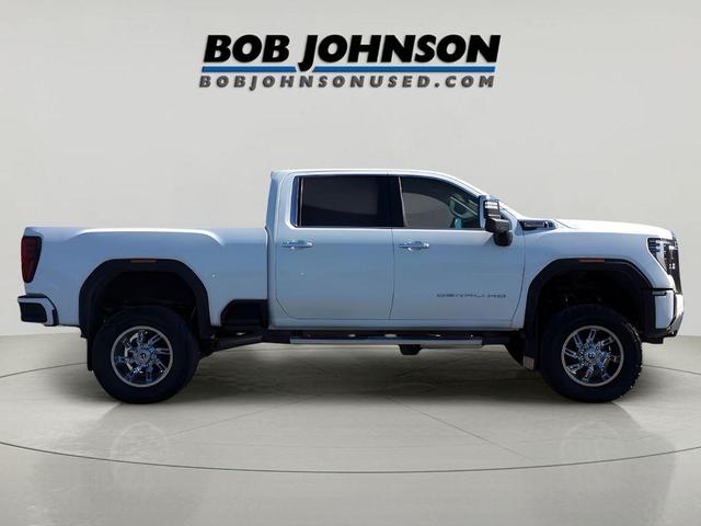 Photo of 2024 Summit White GMC Sierra 3500