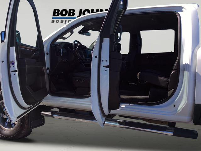 Photo of 2024 Summit White GMC Sierra 3500