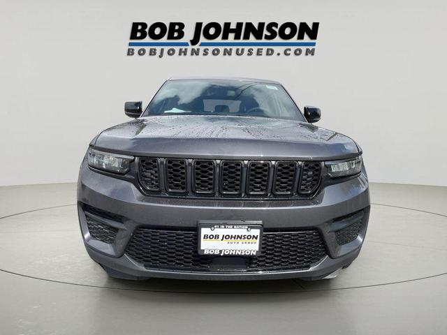 Photo of 2023 Baltic Gray Metallic Clearcoat Jeep Grand Cherokee