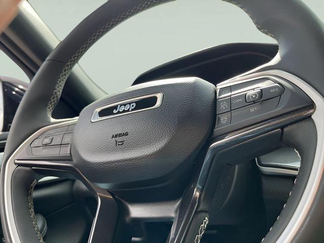 Photo of 2023 Baltic Gray Metallic Clearcoat Jeep Grand Cherokee