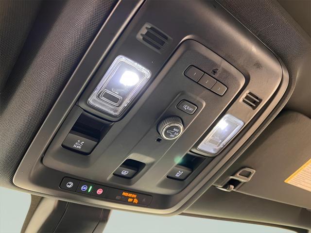 Photo of 2021 Summit White Chevrolet Tahoe
