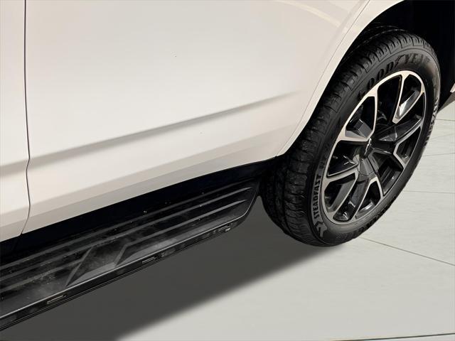 Photo of 2021 Summit White Chevrolet Tahoe