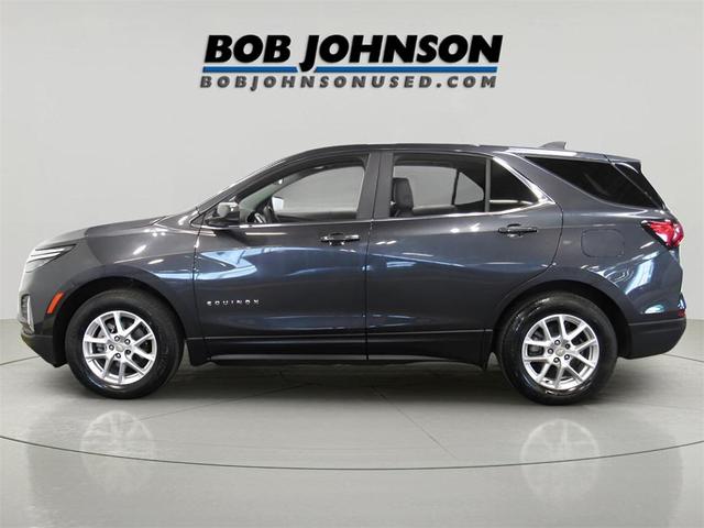 Photo of 2022 Iron Gray Metallic Chevrolet Equinox