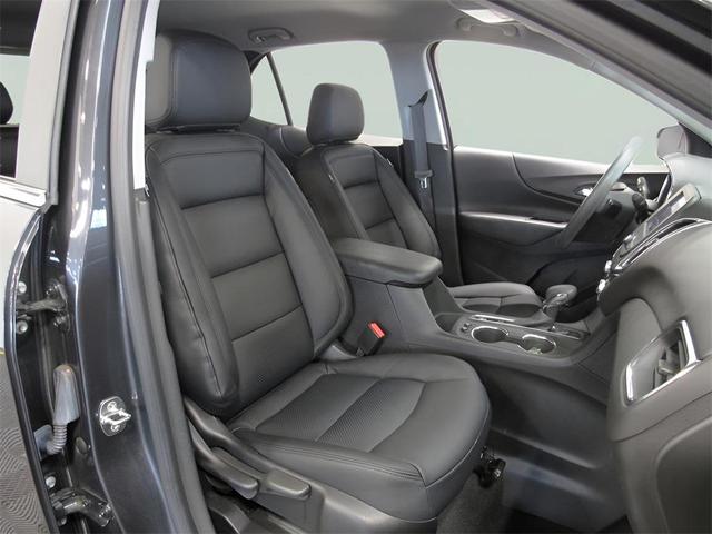 Photo of 2022 Iron Gray Metallic Chevrolet Equinox