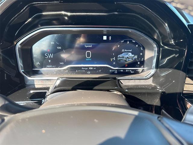 Photo of 2022 Black Chevrolet Silverado 1500
