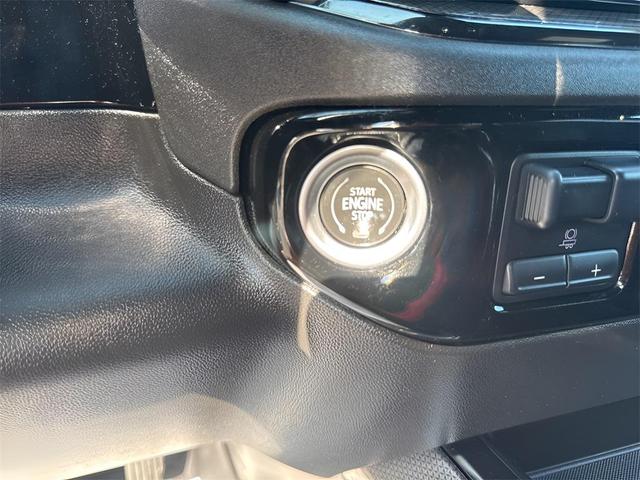 Photo of 2022 Black Chevrolet Silverado 1500